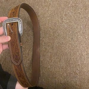 Size 38 ariat belt